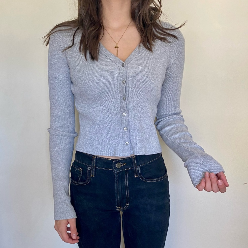 BRANDY MELVILLE BUTTON-UP SWEATER